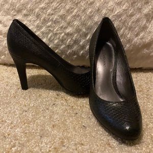 Beautiful, snake skin, Liz Claiborne heels